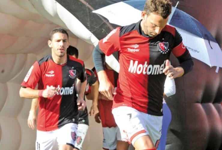 El líder Newell's juega ante el último en Avellaneda y busca sacar más ventaja en el inicio de la 8ª fecha.