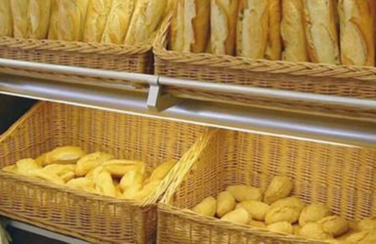 Imagen de Aumentó la la bolsa de harina y el precio del pan sigue subiendo