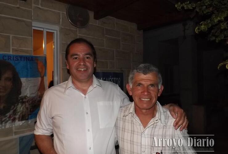 Amaro Zárate, presidente del partido Confluencia Santafesina junto al candidato a concejal Víctor Robledo