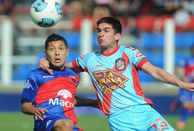 Imagen de Torneo Inicial: Tigre le dio vuelta el marcador a Arsenal y lo bajó de lo más alto