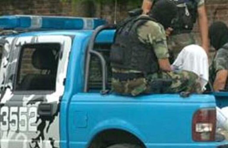 Uno de los operativos de hoy se llev&oacute; a cabo en inmediaciones de Crespo y Mosconi. Foto: F.Guill&eacute;n. La Capital