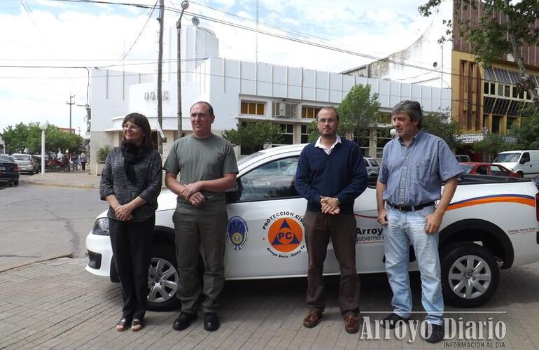 De izquierda a derecha: Fabiana Ramos Secretaria de Gobierno Municipal, Alexis Sciacca Coordinador de Protección Civil, Darío Gres Intendente Municipal y Rubén Gianini Secretario de Obras Públicas