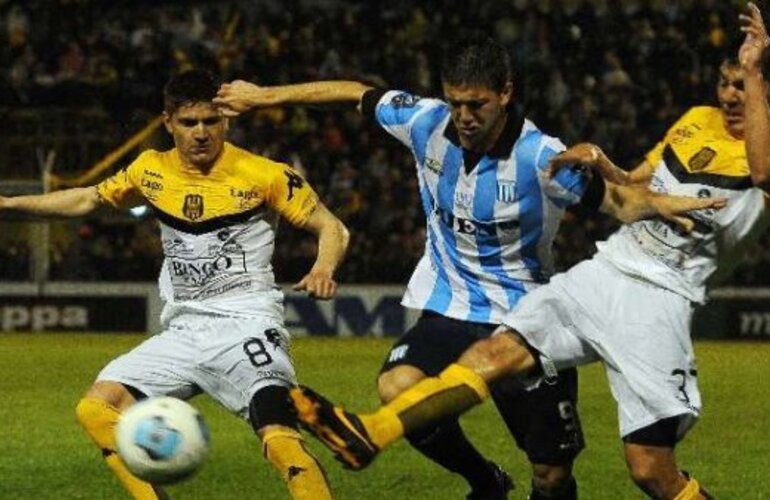 Imagen de Torneo Inicial: Racing derrotó a Olimpo y logró su primer triunfo en el torneo