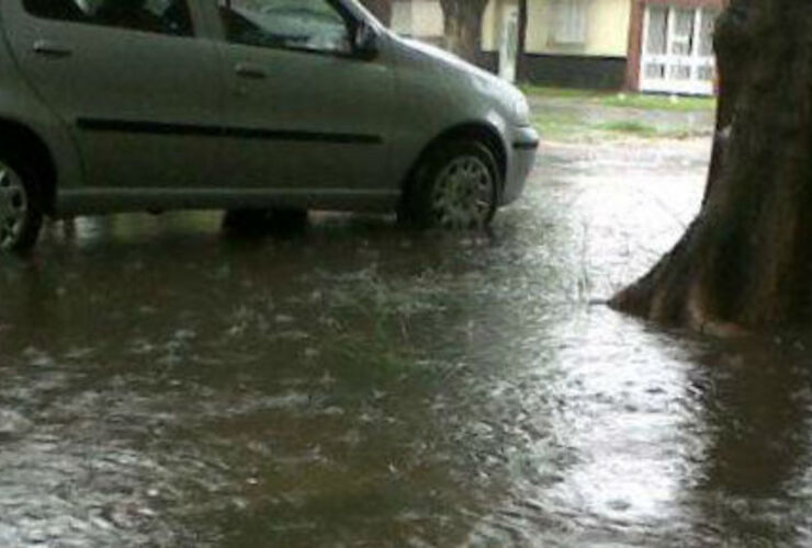 Imagen de Rosario: La lluvia no cede y se multiplican los anegamientos