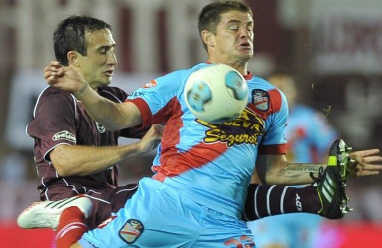Imagen de Torneo Inicial: Lan&uacute;s derrot&oacute; a Arsenal y se acomod&oacute; en la lucha por el campeonato