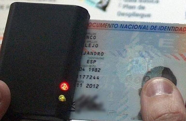 Imagen de Detienen a una mujer que intentó comprar electrodómesticos por 22 mil pesos con DNI falso