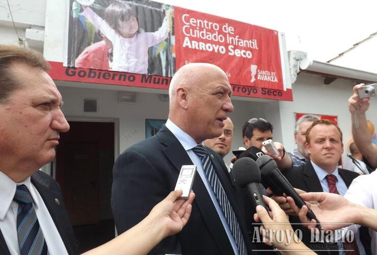 Imagen de El Gobernador Bonfatti visitó el Centro de Cuidado Infantil