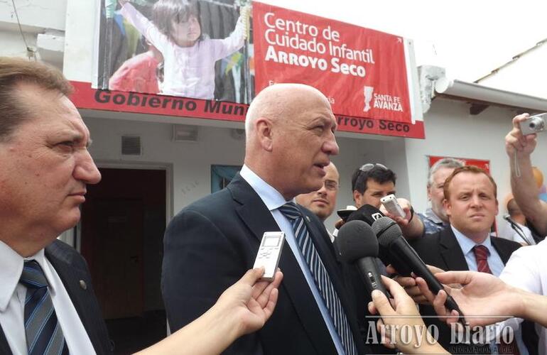 Imagen de El Gobernador Bonfatti visitó el Centro de Cuidado Infantil