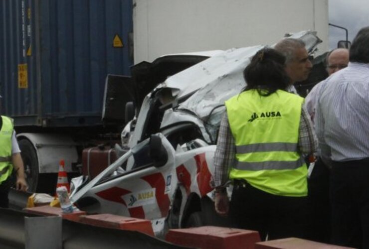 Imagen de Un parto en medio de la tragedia en la autopista Dellepiane