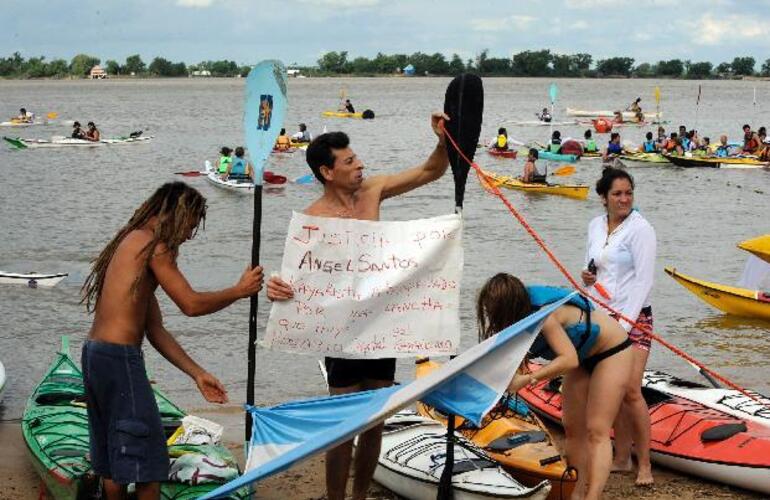Justicia. El 10 de noviembre 200 remeros solicitaron mayor responsabilidad en el Paran&aacute; y recordaron a Santos. Foto: G. de Los R&iacute;os