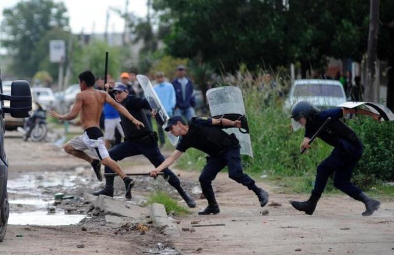 Por los ataques a los súper fueron arrestadas varias personas, muchas con antecedentes penales. Foto archivo: H. Río. La Capital