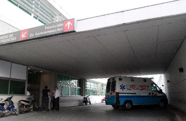 El joven Fernández es atendido en el Hospital Clemente Alvarez. Foto: Archivo La Capital