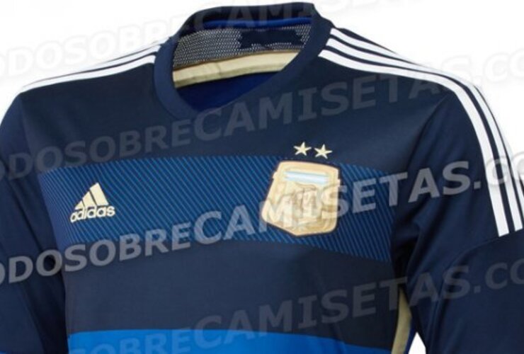 Imagen de Esta es la camiseta suplente de Argentina para el Mundial Brasil 2014