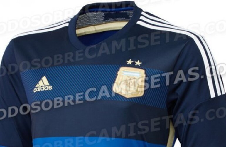 Imagen de Esta es la camiseta suplente de Argentina para el Mundial Brasil 2014