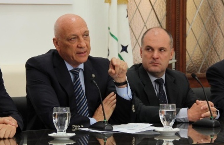 Imagen de Antonio Bonfatti fij&oacute; un aumento por decreto y la polic&iacute;a vuelve a trabajar