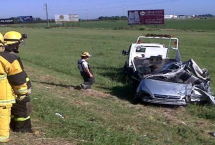 Imagen de Dos muertos en un accidente fatal en la autopista Rosario-Buenos Aires