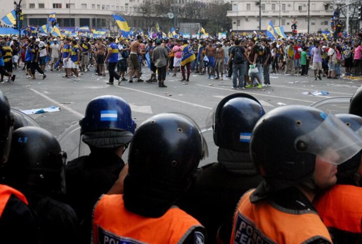 Imagen de Los destrozos de los hinchas de Boca costarán unos $500 mil