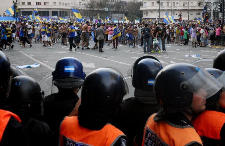 Imagen de Los destrozos de los hinchas de Boca costarán unos $500 mil