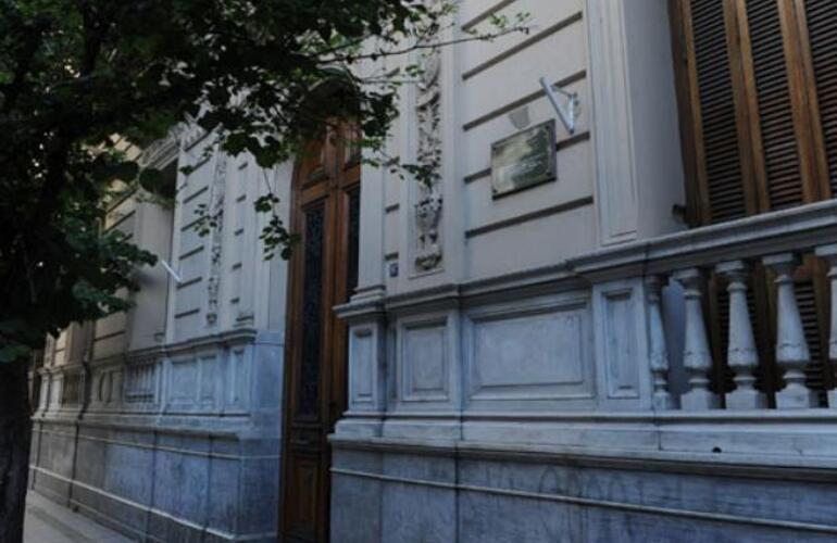 La intervención al Arzobispado. En la sede de Córdoba y España, Mollaghan atendió ayer normalmente.