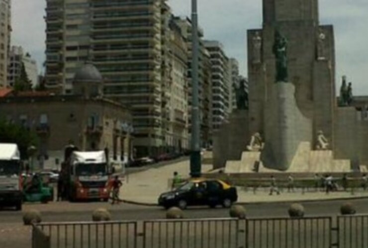 Imagen de Del autódromo al Monumento, el Dakar ya se siente en Rosario