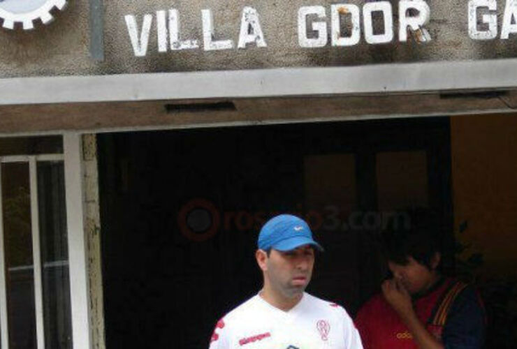 Luis Bassi, de gorrita, se encuentra preso con varias causas abiertas.