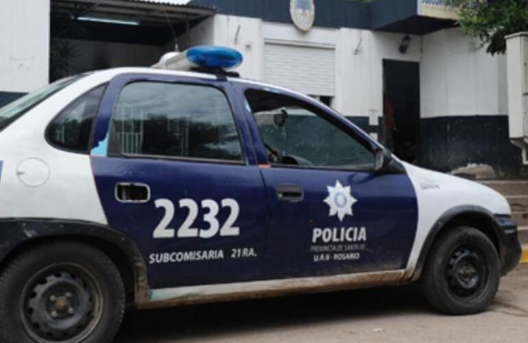 Los agentes de la subcomisaría 21 trabajan para esclarecer el caso. Foto: archivo La Capital