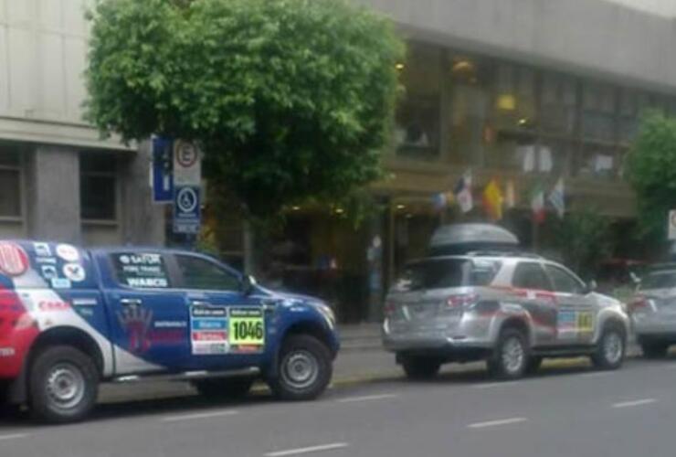Imagen de Dakar 2014 en Rosario: Al menos tres vehículos afectados al rally fueron blanco de actos de vandalismo
