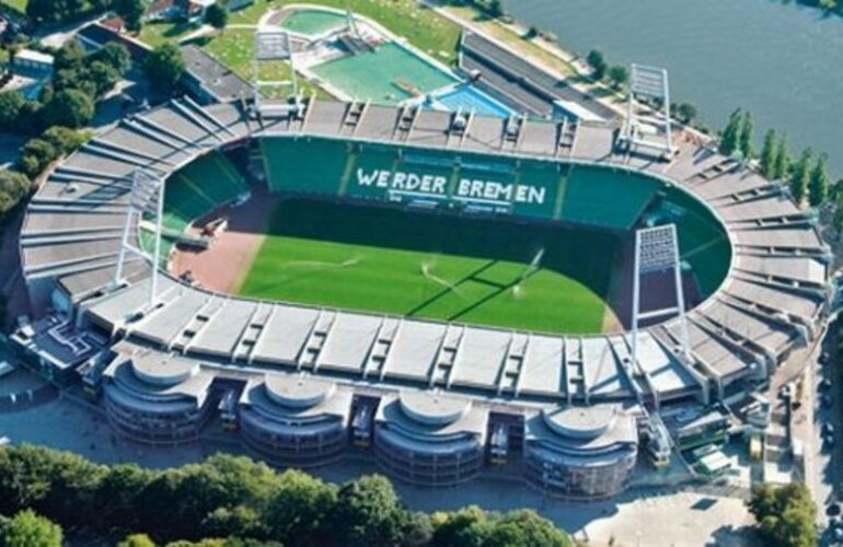 Imagen de Un OVNI sobrevoló el estadio del Werder Bremen