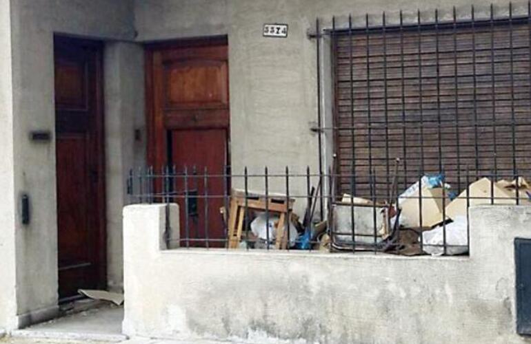 El frente de la vivienda donde vivieron Claudio Alferi, de 58 años, y Margarita Alferi.