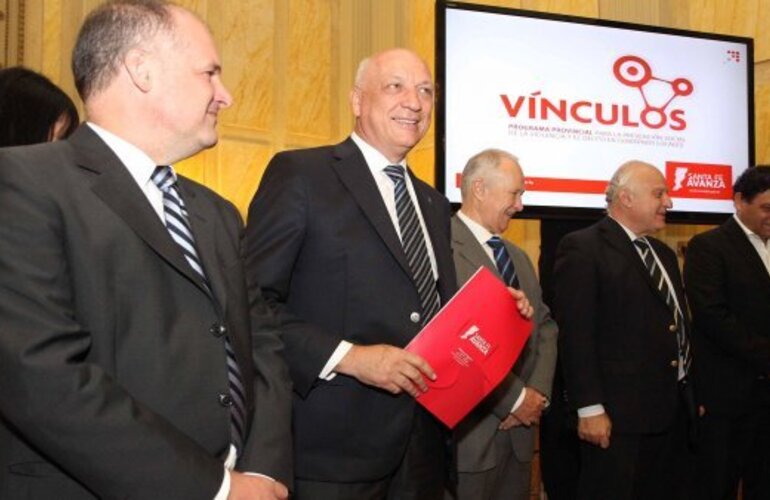 Imagen de En EE.UU. "premian" por seguridad a Bonfatti, cuando Rosario es la ciudad con m&aacute;s homicidios del pa&iacute;s