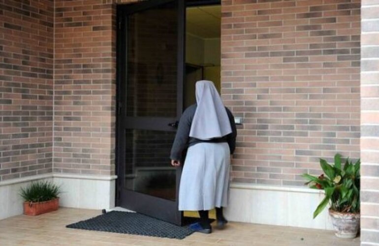 Imagen de Una monja de un convento de clausura dio a luz a un bebé y le puso Francisco