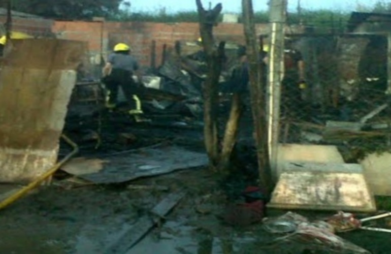 Imagen de Una madre y sus tres hijos murieron en un incendio