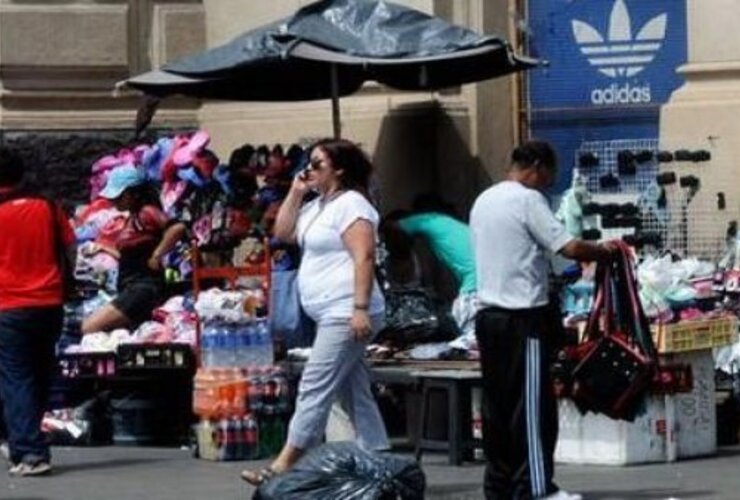 Imagen de Operativo policial para desalojar puestos en el barrio de Once