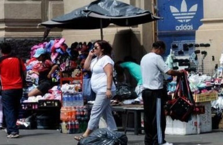 Imagen de Operativo policial para desalojar puestos en el barrio de Once