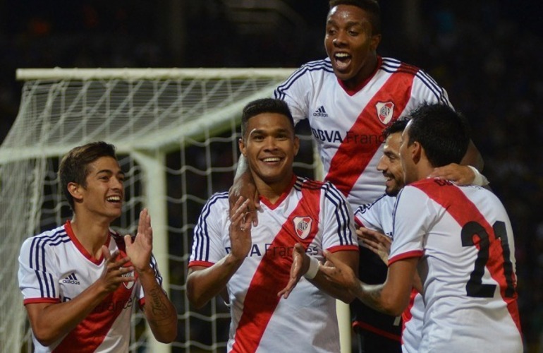 Imagen de River madrugó a Boca y se quedó con el segundo Superclásico del verano en Córdoba