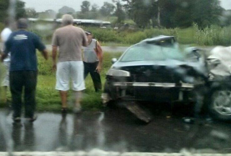 Imagen de Tragedia en la autopista Buenos Aires - Rosario: tres muertos por un choque