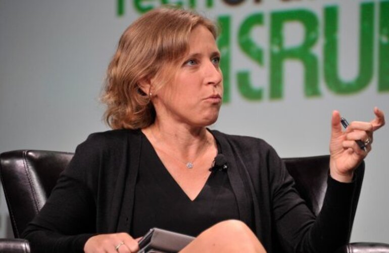 Imagen de Google design&oacute; a una mujer como cabeza de YouTube