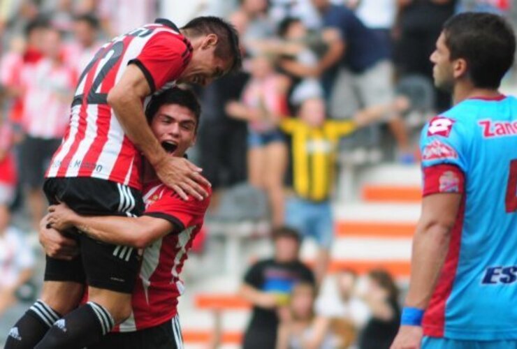 Imagen de Estudiantes le ganó a Arsenal en el inicio del Torneo Final