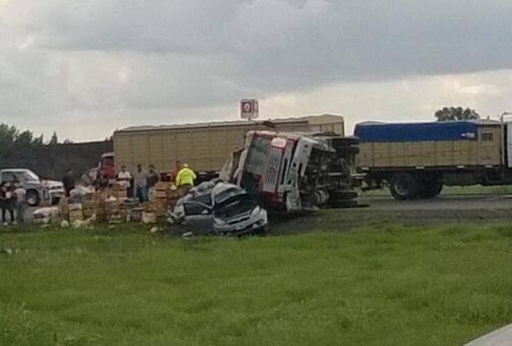 Imagen de Trágico accidente en el cruce de Rutas 18 y AO12