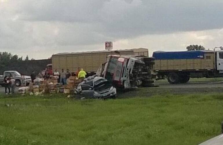 Imagen de Trágico accidente en el cruce de Rutas 18 y AO12