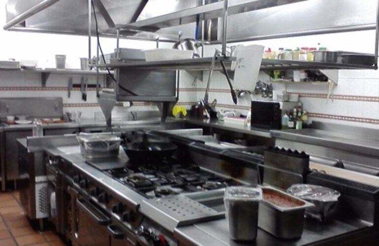 La carne humana se vend&iacute;a a pleno en el "resto".