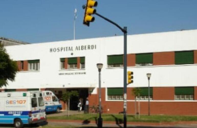 El muchacho baleado fue trasladado al hospital Alberdi, pero el disparo le había afectadó un pulmón lo que finalmente le causó la muerte pasadas las 3. Foto de carácter ilustrativo El muchacho baleado fue trasladado al hospital Alberdi, pero el disparo le había afectadó un pulmón lo que finalmente le causó la muerte pasadas las 3. Foto de carácter ilustrativo