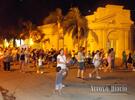 Así llegaban los vecinos autoconvocados a la puerta del municipio