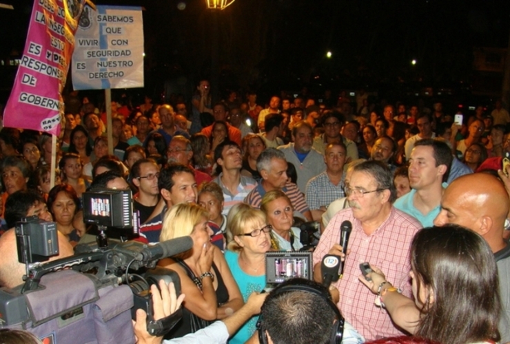 El intendente se hizo presente en la Asamblea Popular de anoche.