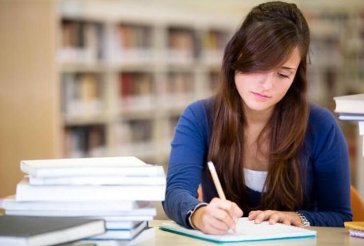 Imagen de Educación y trabajo: la mujer debe estudiar más para ganar como el hombre