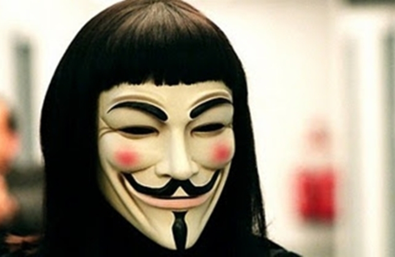 Imagen de En Funes robaban con la m&aacute;scara de Anonymous