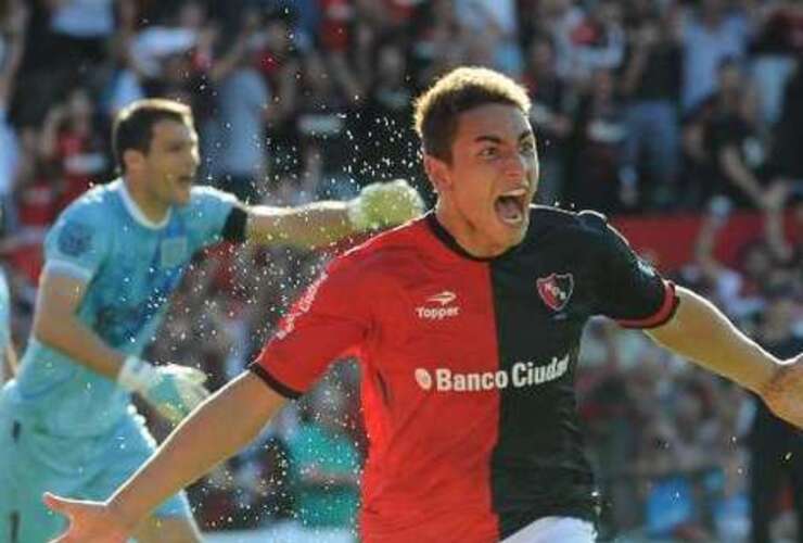 Ezequiel Ponce, el más chico encaminó el equipo al triunfo. Foto: Telam