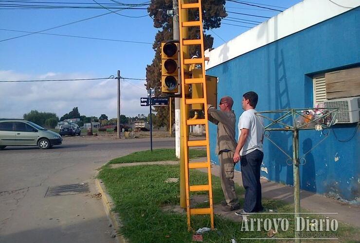 Imagen de Están reparando los semáforos