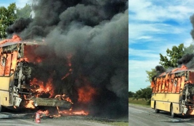 Imagen de Incendio de un colectivo en la autopista