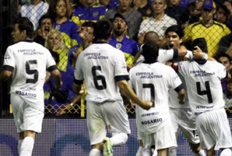 Sebastián Abreu festejando el último gol ante Boca